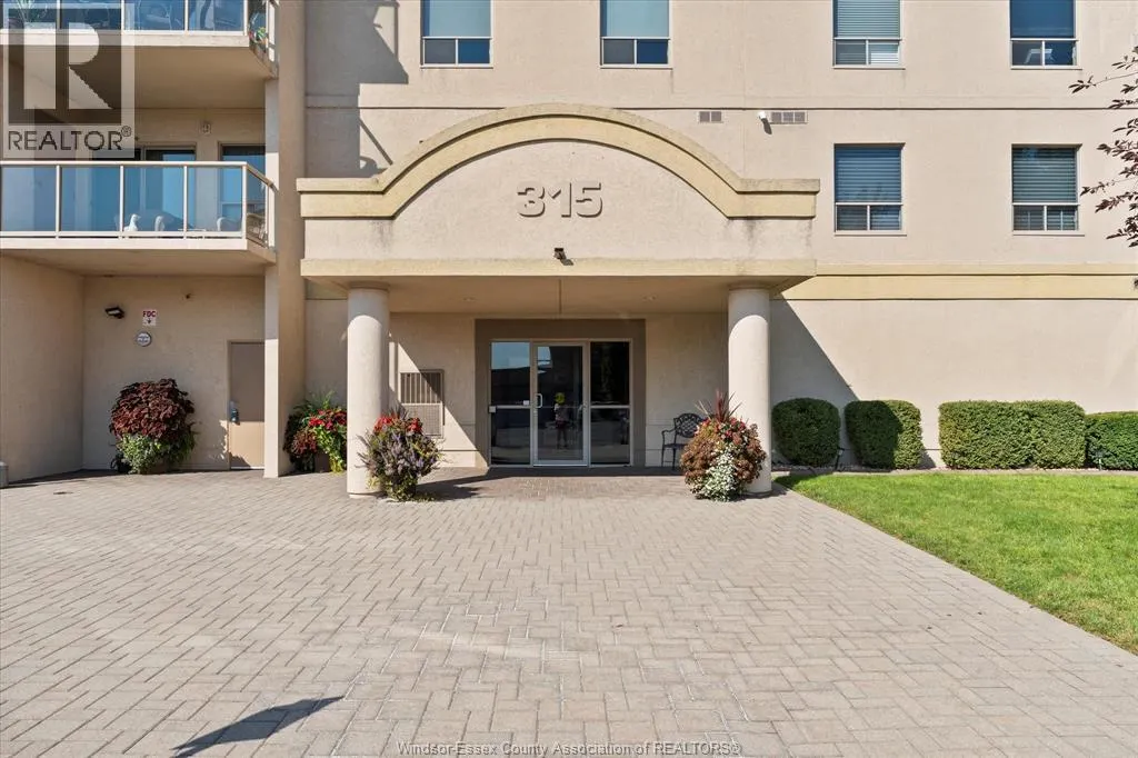 315 VILLAGE GROVE Unit# 203