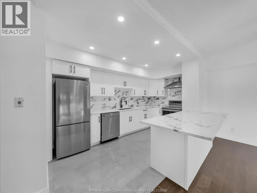 5125 RIVERSIDE DRIVE East Unit# 202