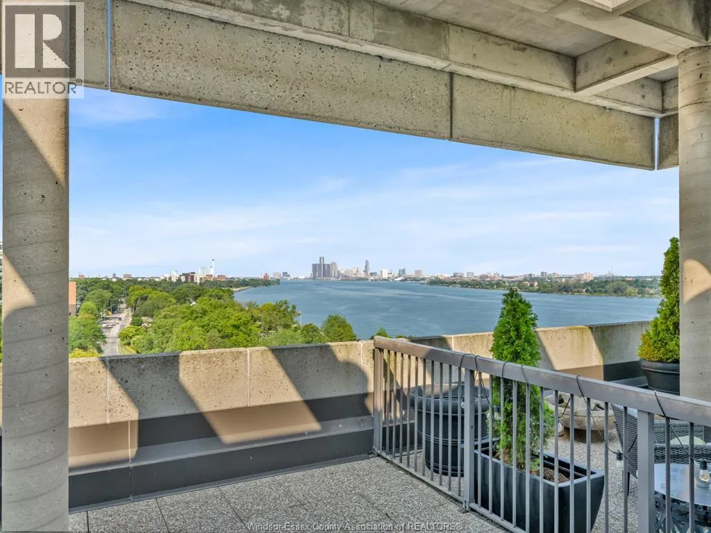 5125 RIVERSIDE DRIVE East Unit# 202
