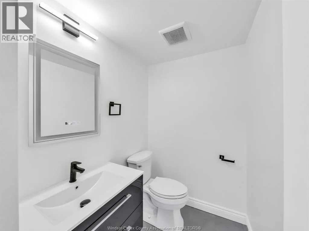 5125 RIVERSIDE DRIVE East Unit# 202