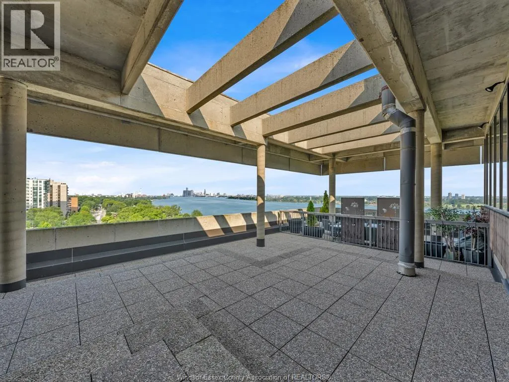 5125 RIVERSIDE DRIVE East Unit# 202