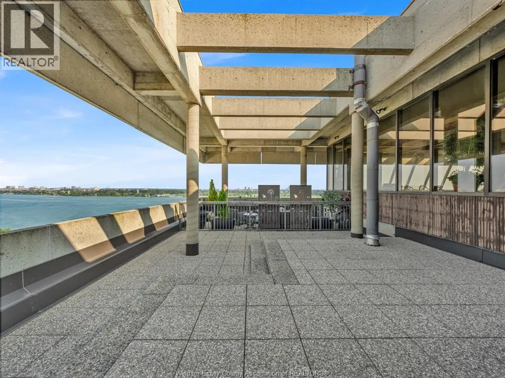 5125 RIVERSIDE DRIVE East Unit# 202