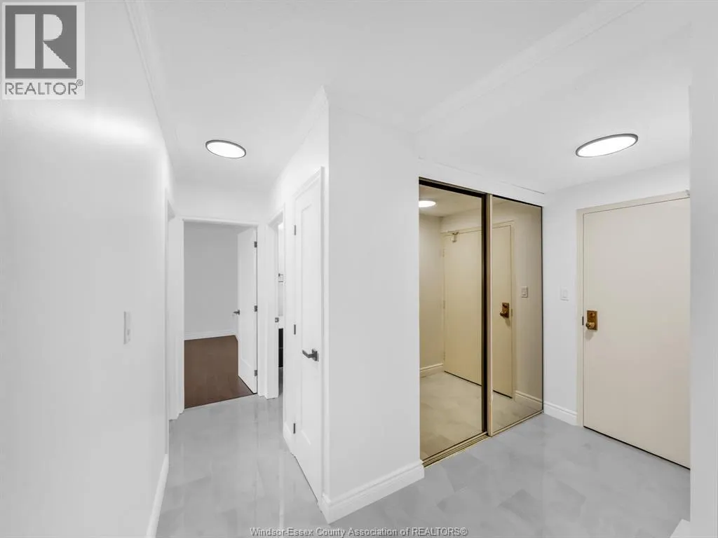 5125 RIVERSIDE DRIVE East Unit# 202