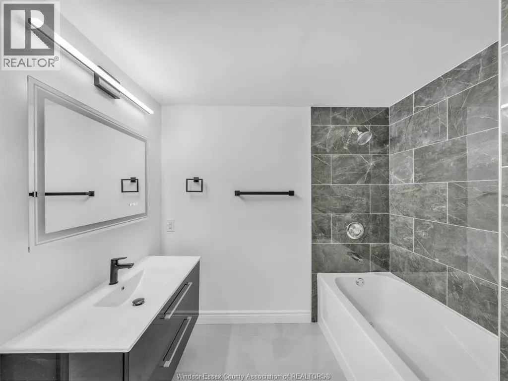 5125 RIVERSIDE DRIVE East Unit# 202