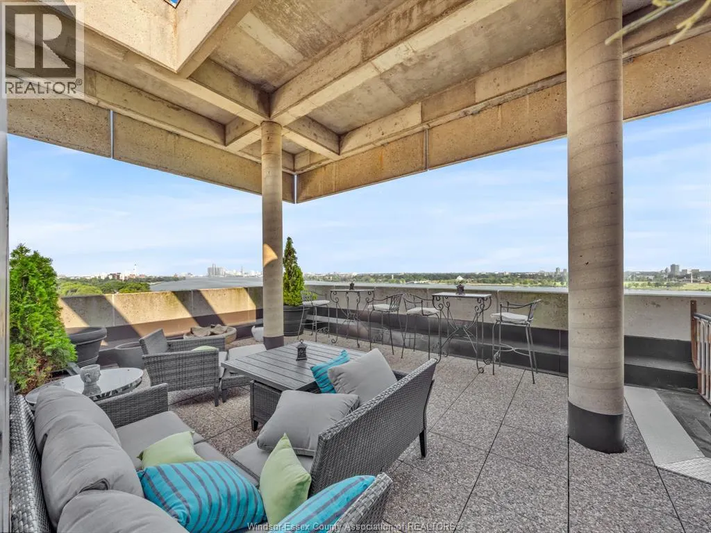 5125 RIVERSIDE DRIVE East Unit# 202