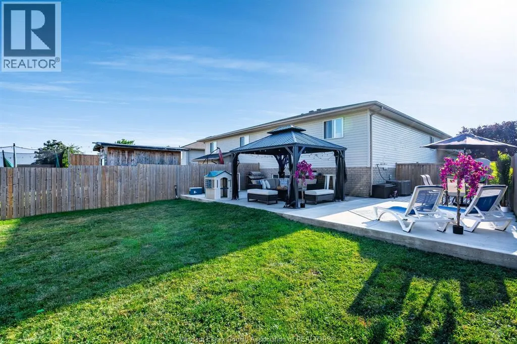 135 Sturgeon Meadows AVENUE