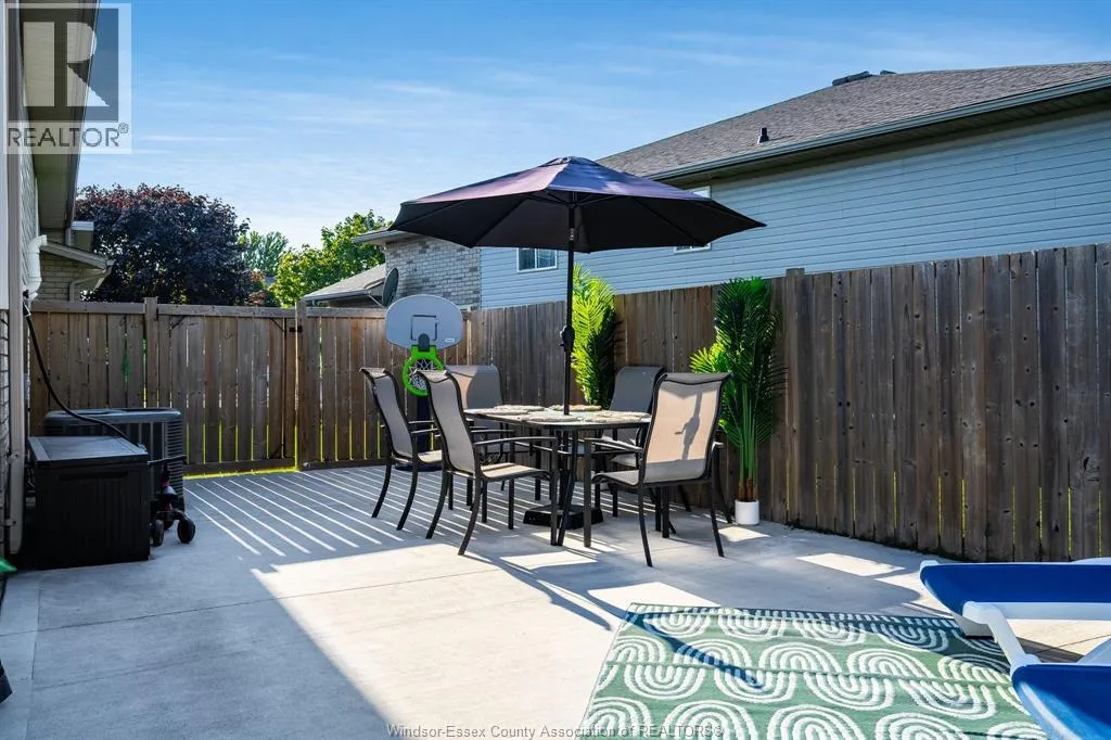 135 Sturgeon Meadows AVENUE