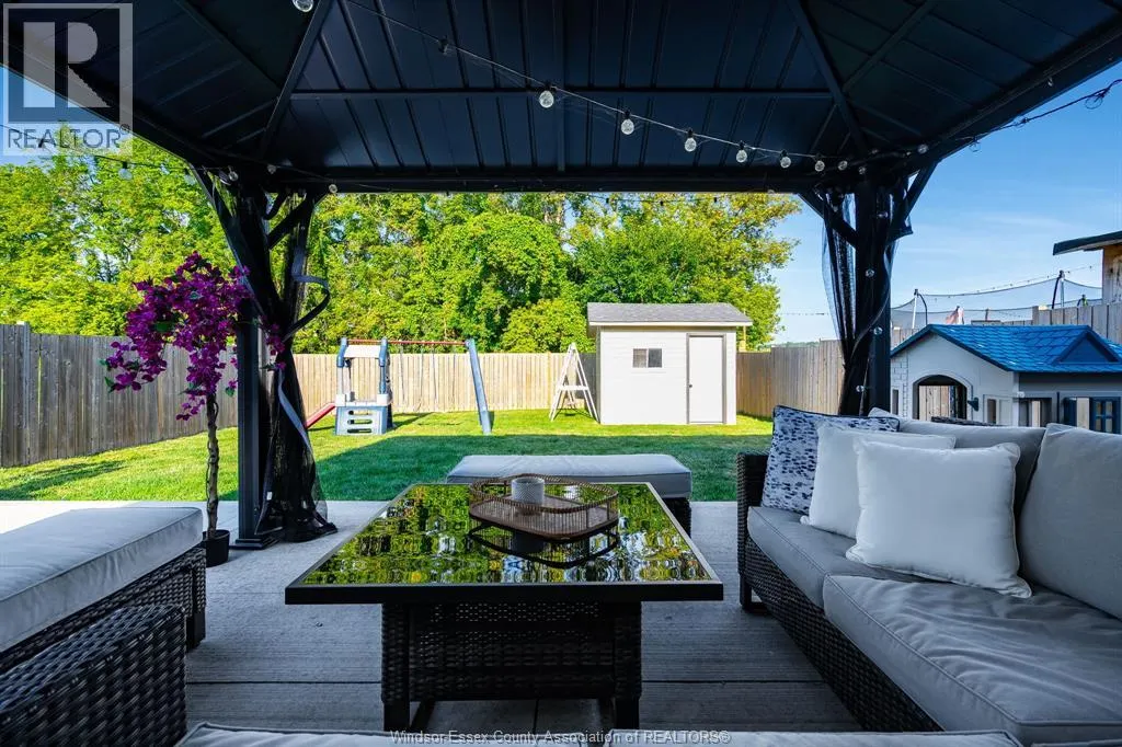135 Sturgeon Meadows AVENUE