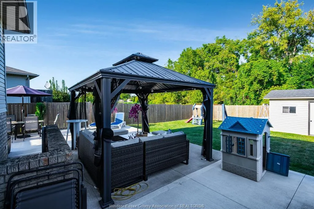135 Sturgeon Meadows AVENUE