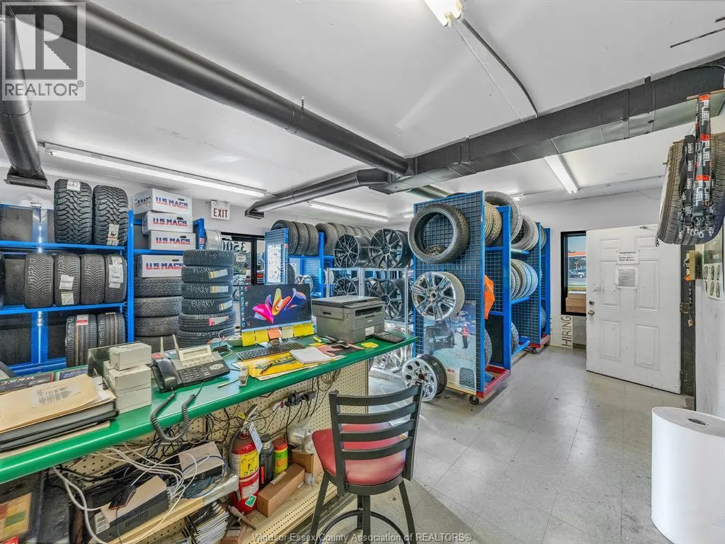 3500 MANNING ROAD