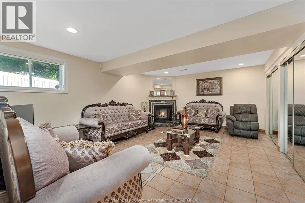 4141 ANTHONY COURT