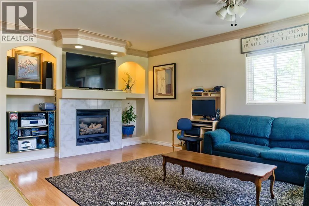 265 ELLIOTT East