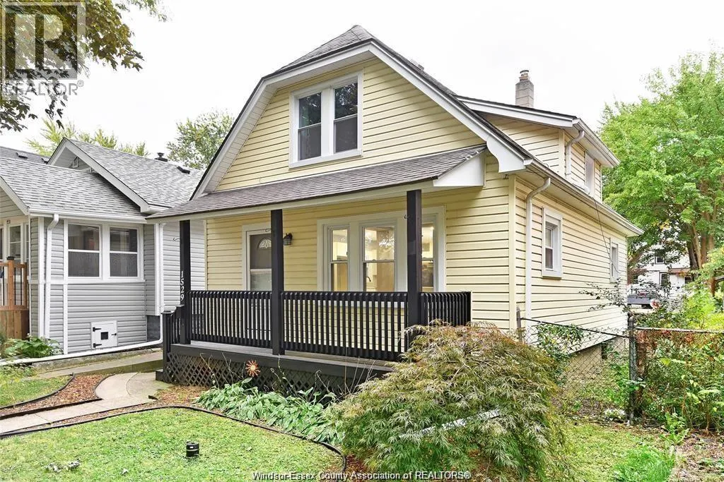 1529 Lincoln