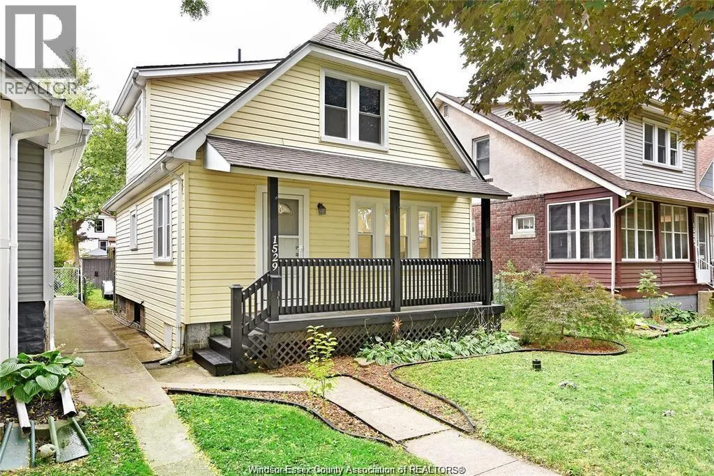 1529 Lincoln