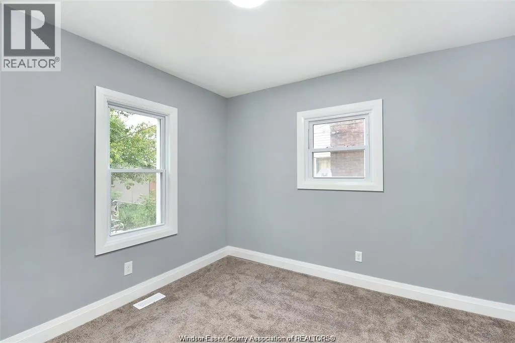 1529 Lincoln
