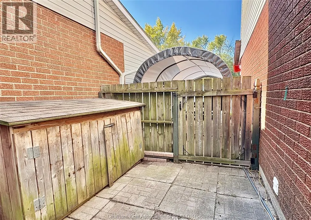 60 COPPERFIELD CRESCENT