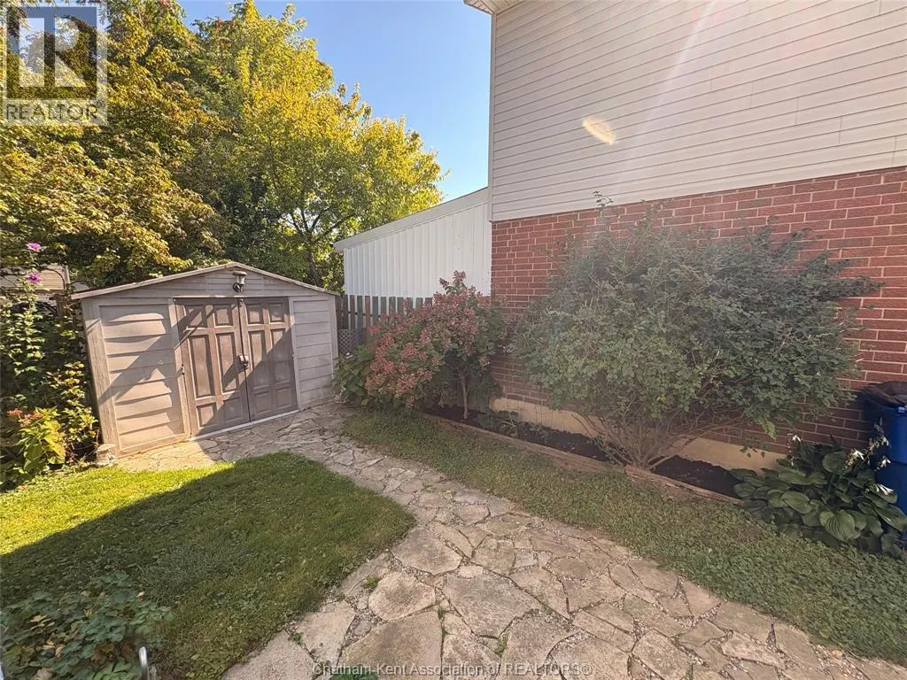 60 COPPERFIELD CRESCENT