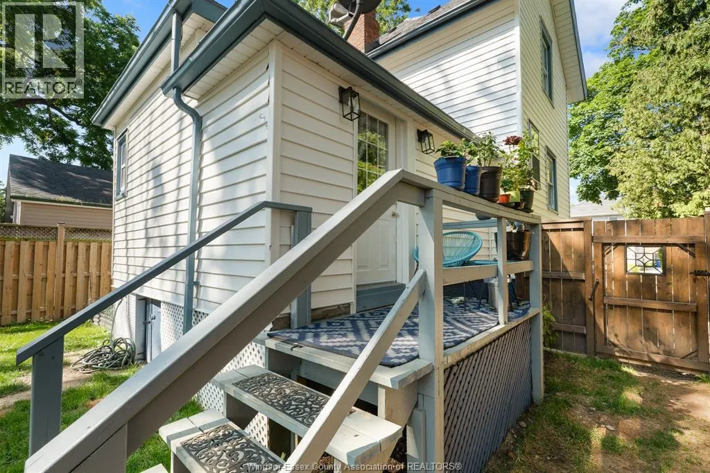 31 Adelaide STREET North
