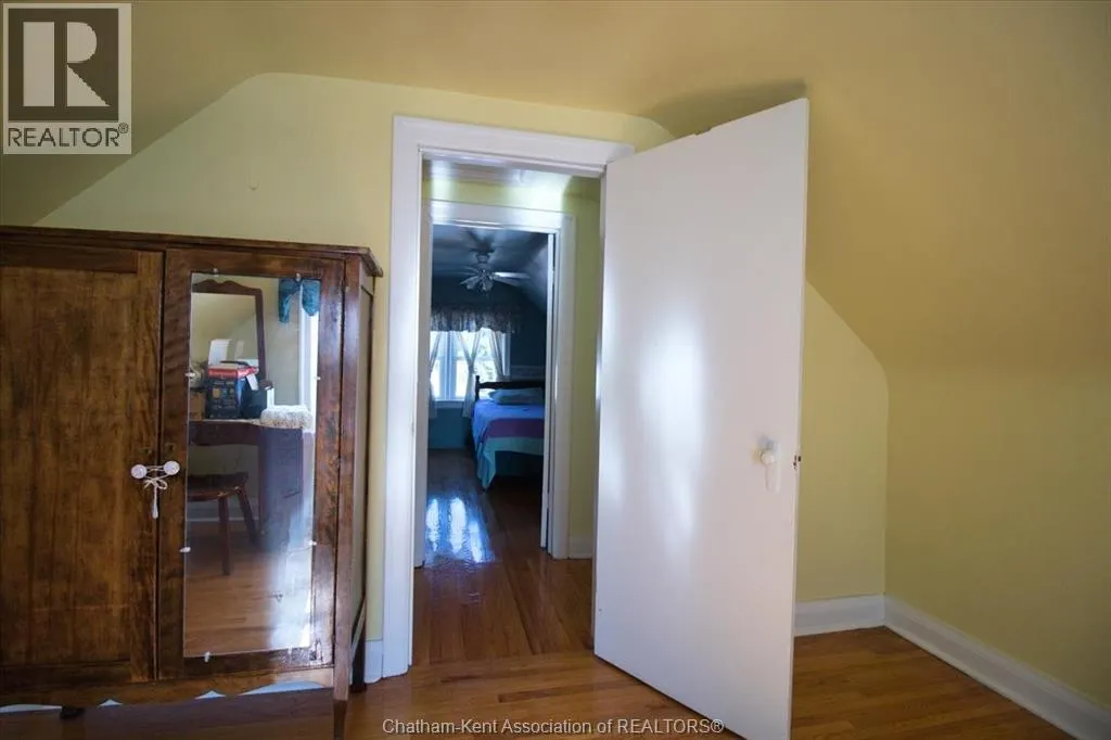 131 Tweedsmuir AVENUE East