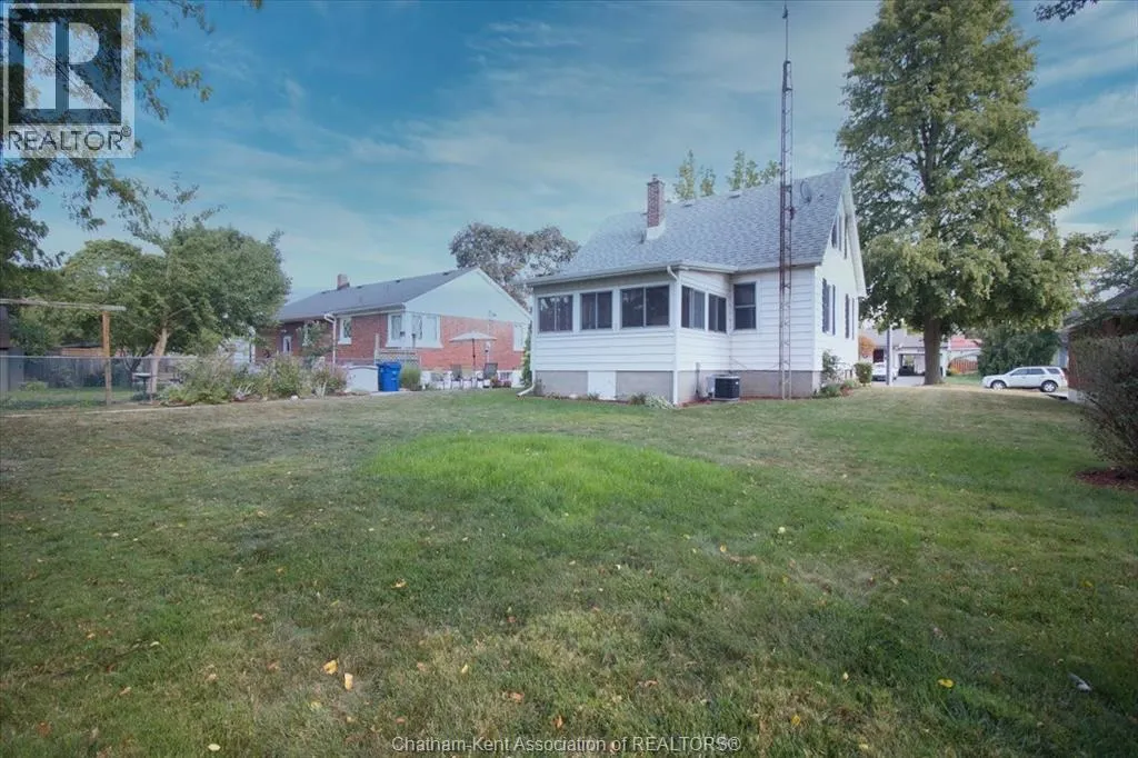 131 Tweedsmuir AVENUE East