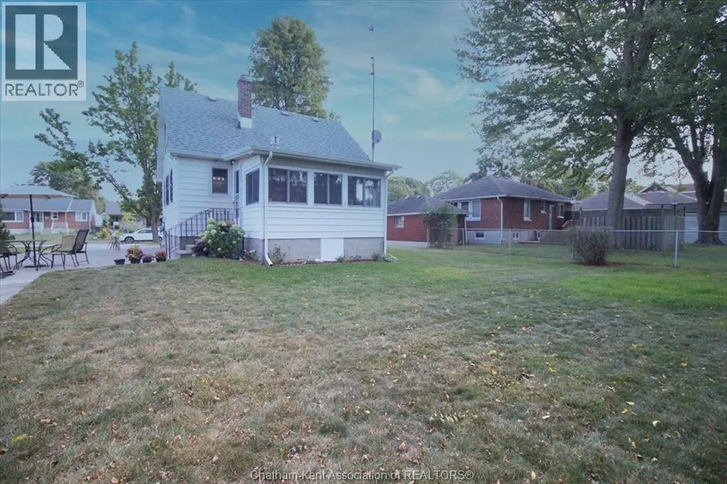 131 Tweedsmuir AVENUE East