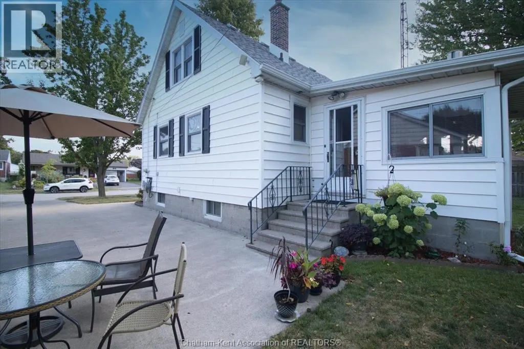 131 Tweedsmuir AVENUE East
