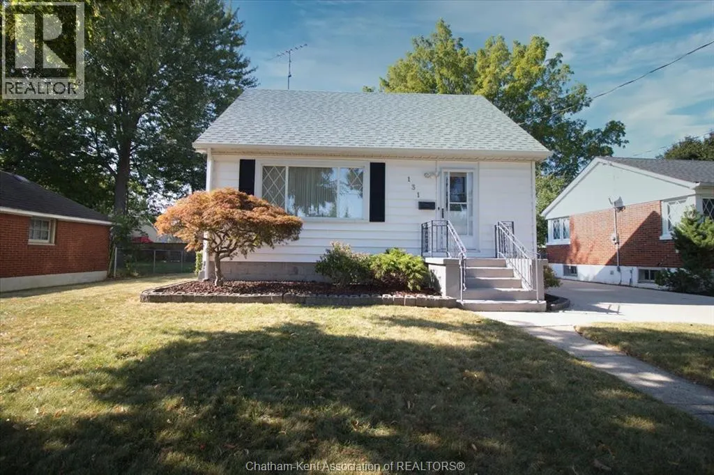 131 Tweedsmuir AVENUE East