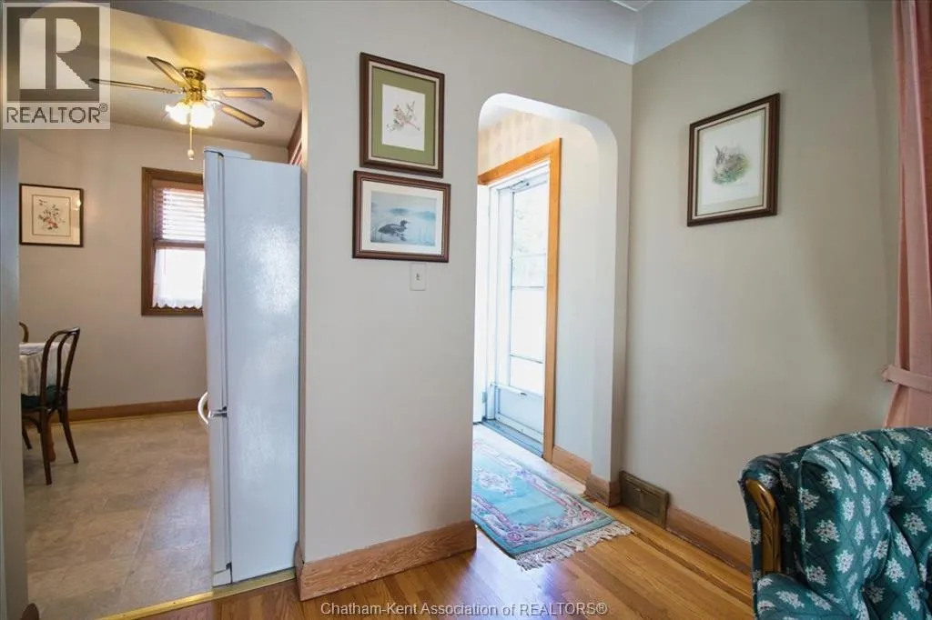 131 Tweedsmuir AVENUE East