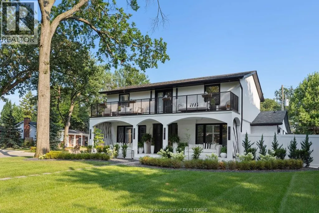 2035 WILLISTEAD CRESCENT