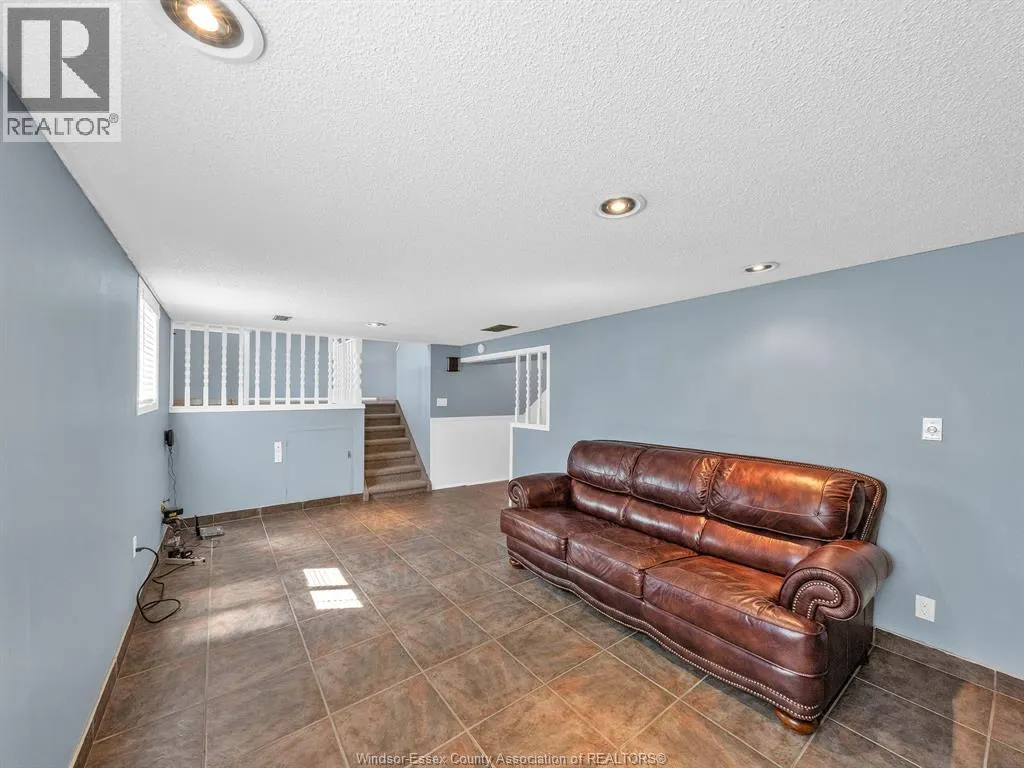5770 QUEEN ELIZABETH DRIVE