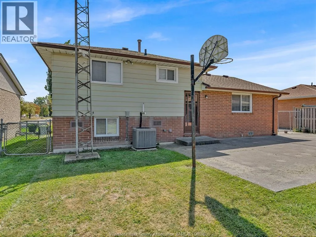 5770 QUEEN ELIZABETH DRIVE