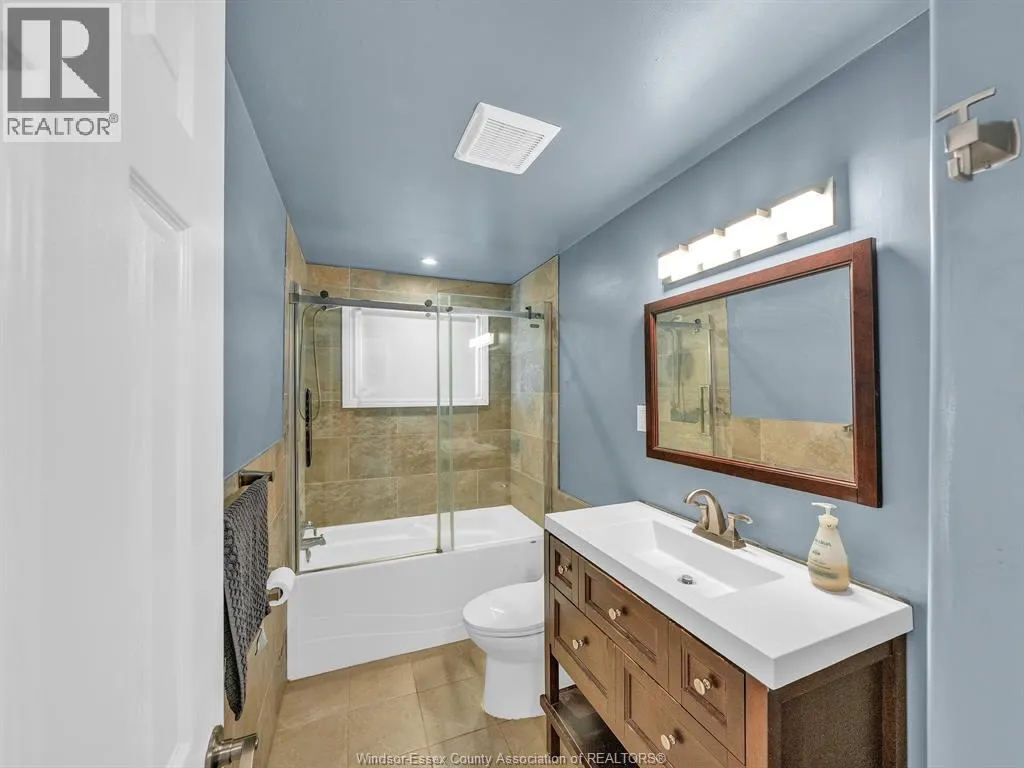 5770 QUEEN ELIZABETH DRIVE