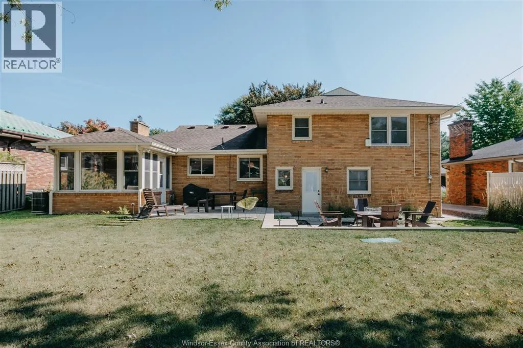 279 Eastlawn AVENUE