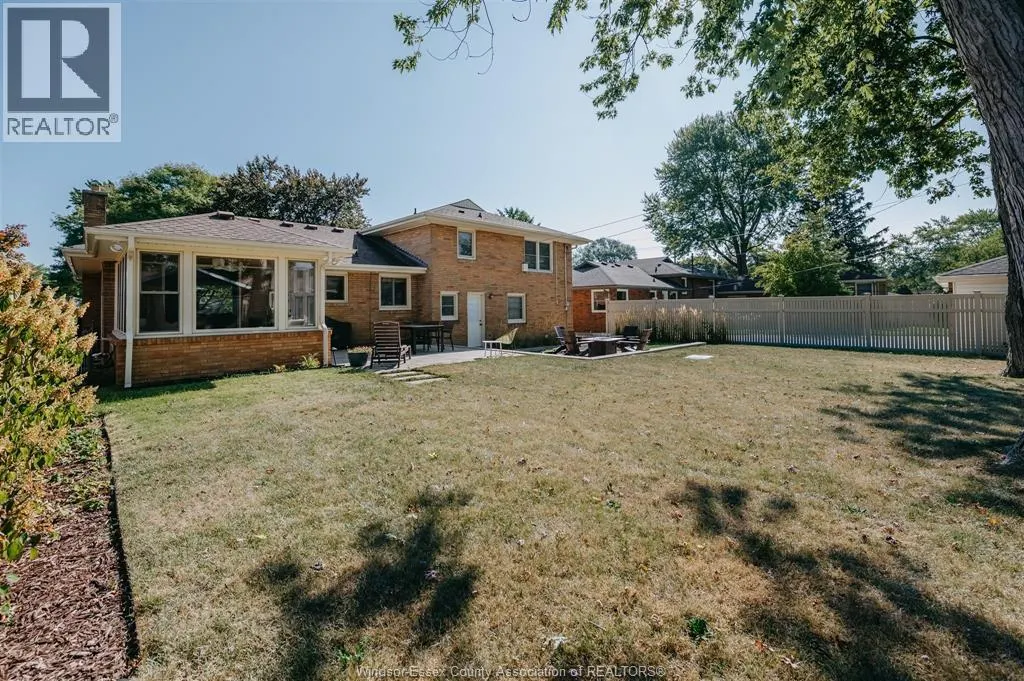 279 Eastlawn AVENUE