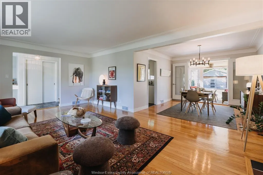 279 Eastlawn AVENUE