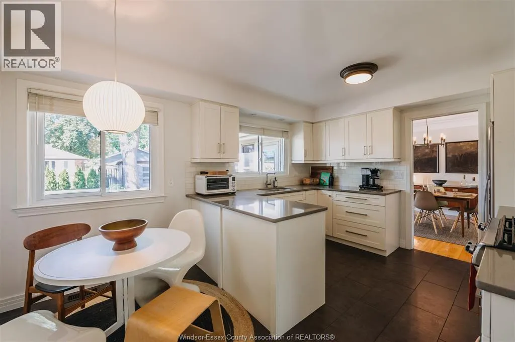 279 Eastlawn AVENUE