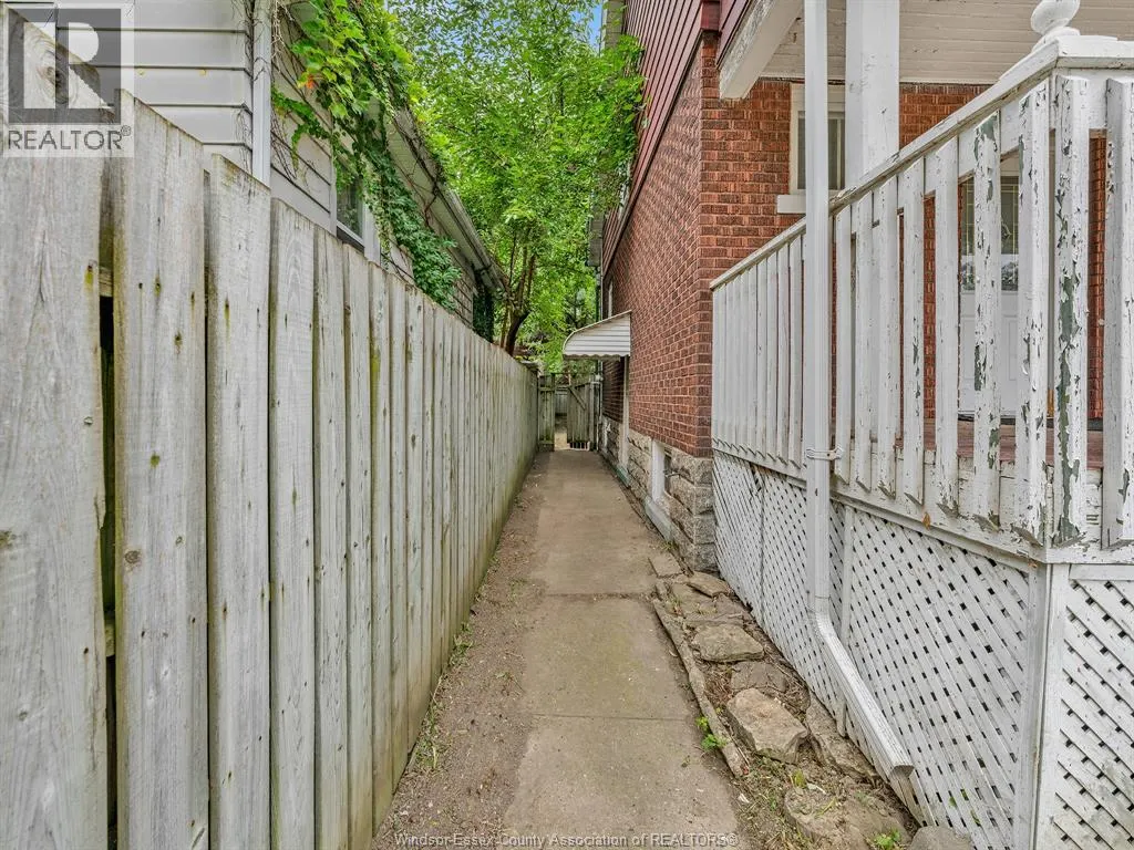 1137 BRUCE AVENUE