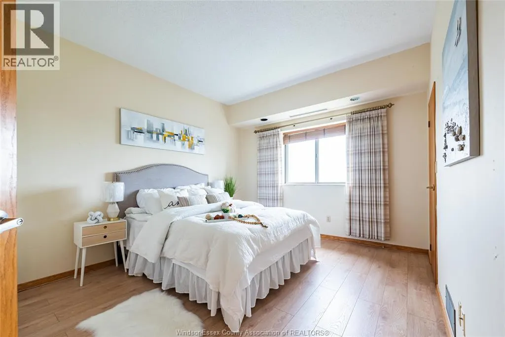 5151 RIVERSIDE Drive Unit# 905