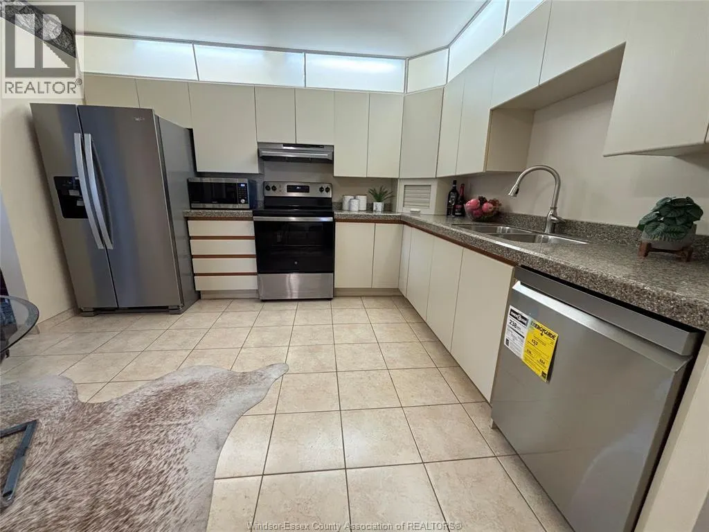 5151 RIVERSIDE Drive Unit# 905