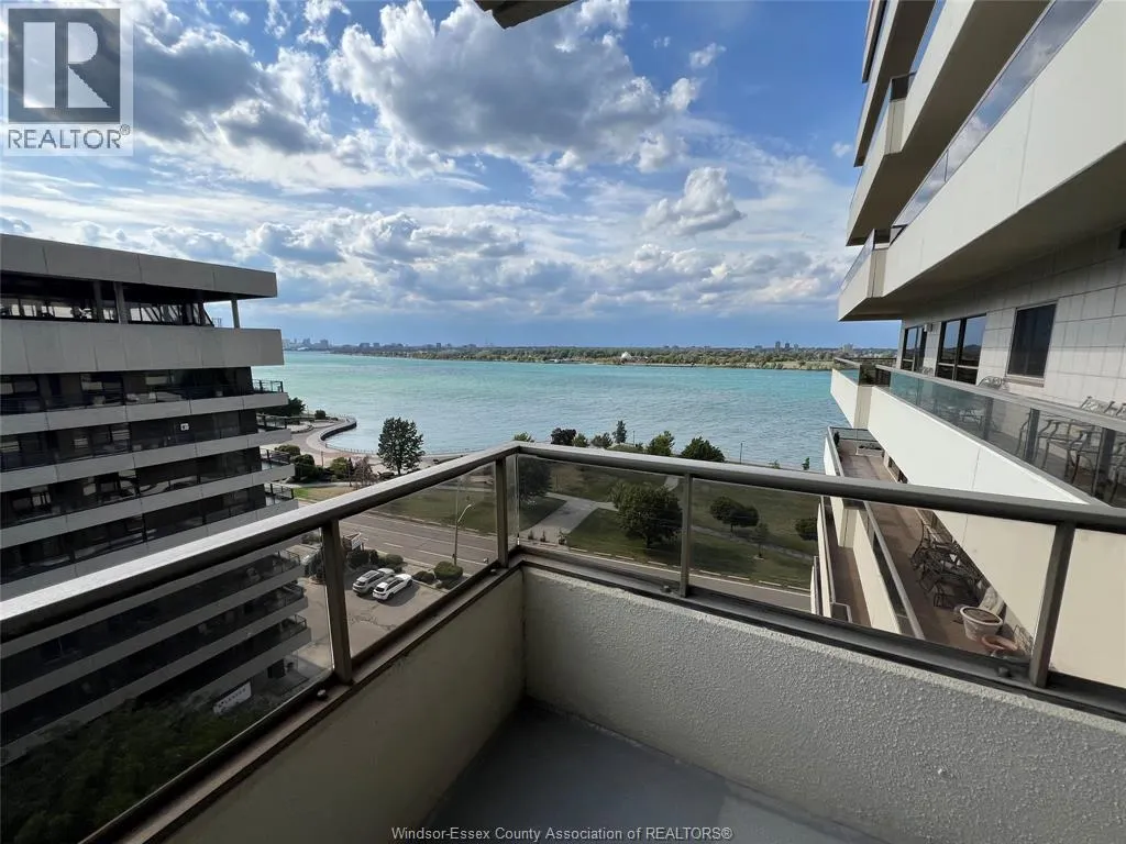 5151 RIVERSIDE Drive Unit# 905