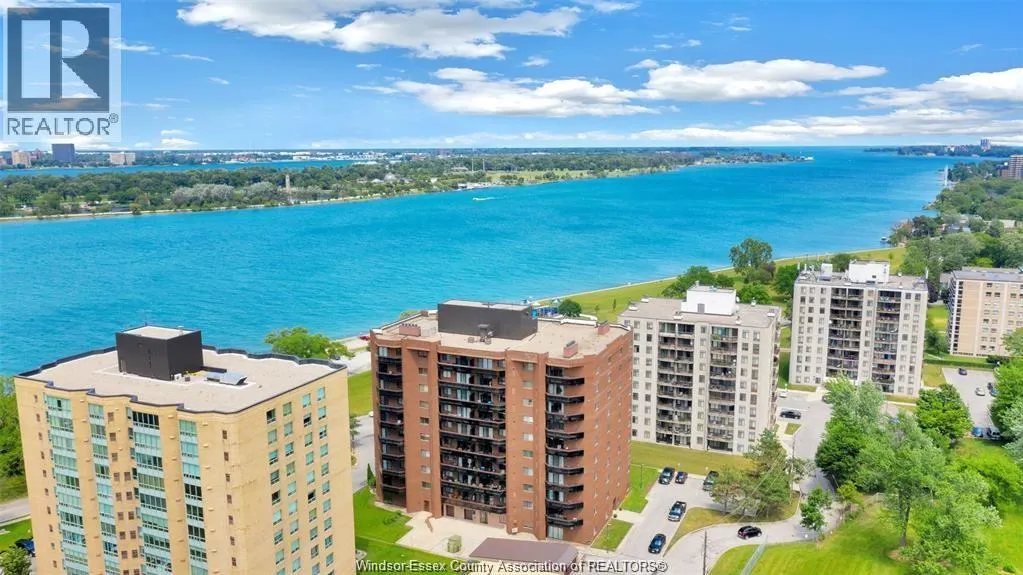 3663 RIVERSIDE DRIVE East Unit# 203