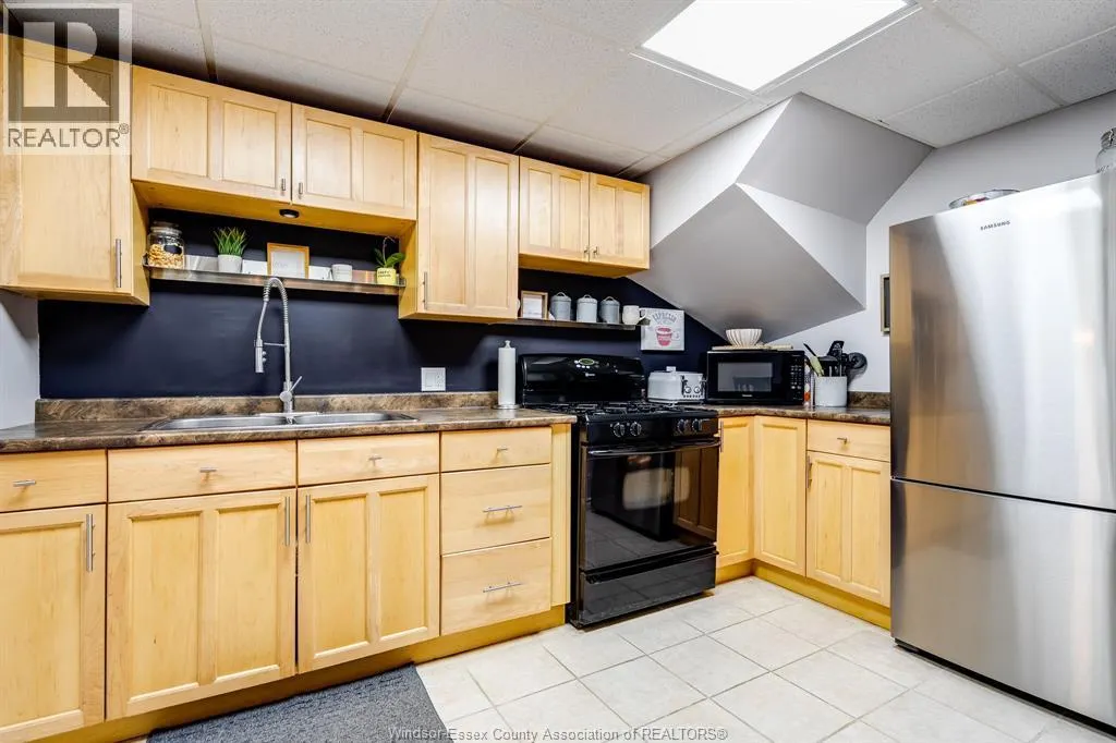 1279 Monmouth