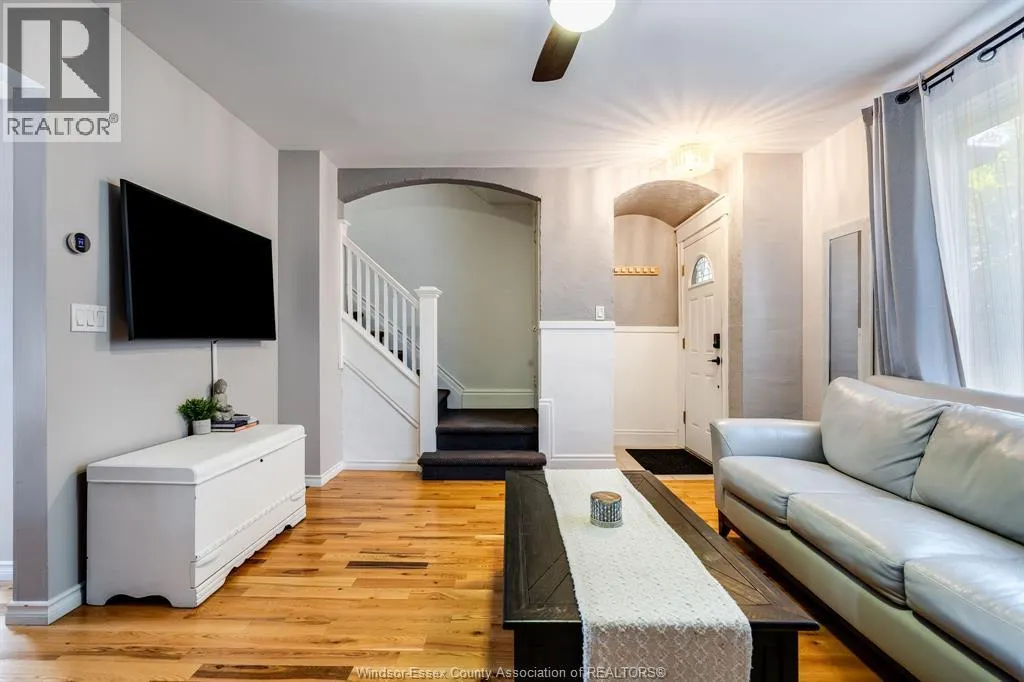 1279 Monmouth