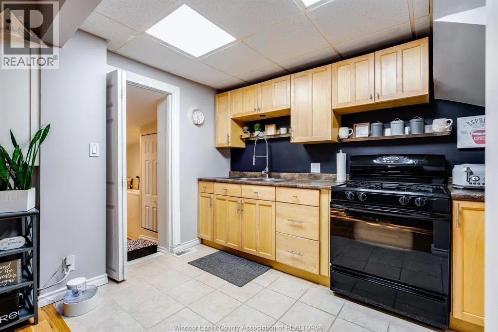 1279 Monmouth