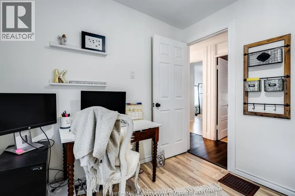 1279 Monmouth