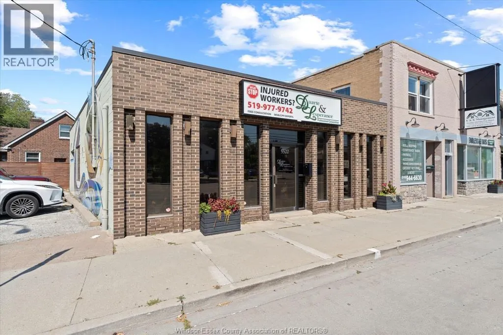 5520 WYANDOTTE