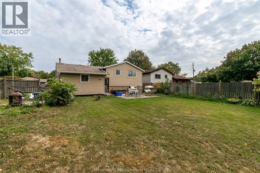 8 Marion AVENUE