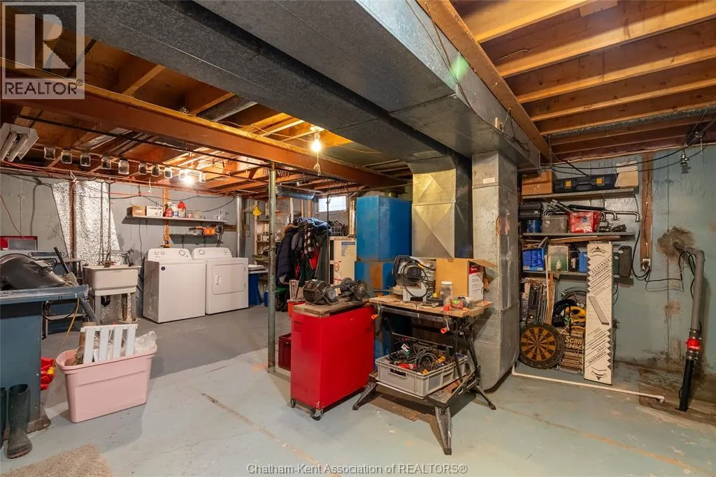 8 Marion AVENUE