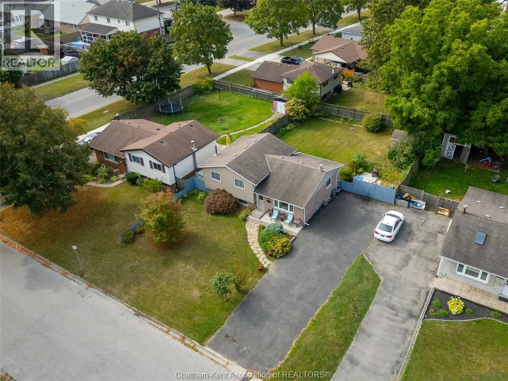 8 Marion AVENUE