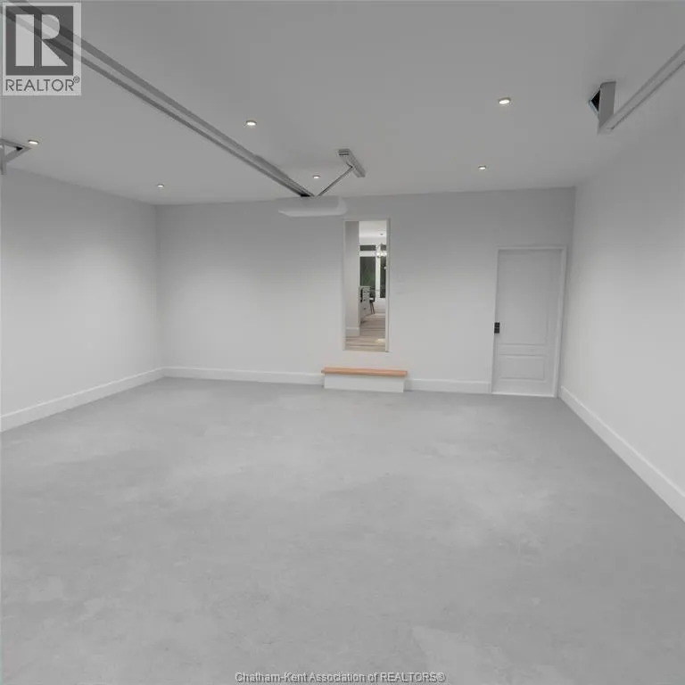 8 HENSON STREET